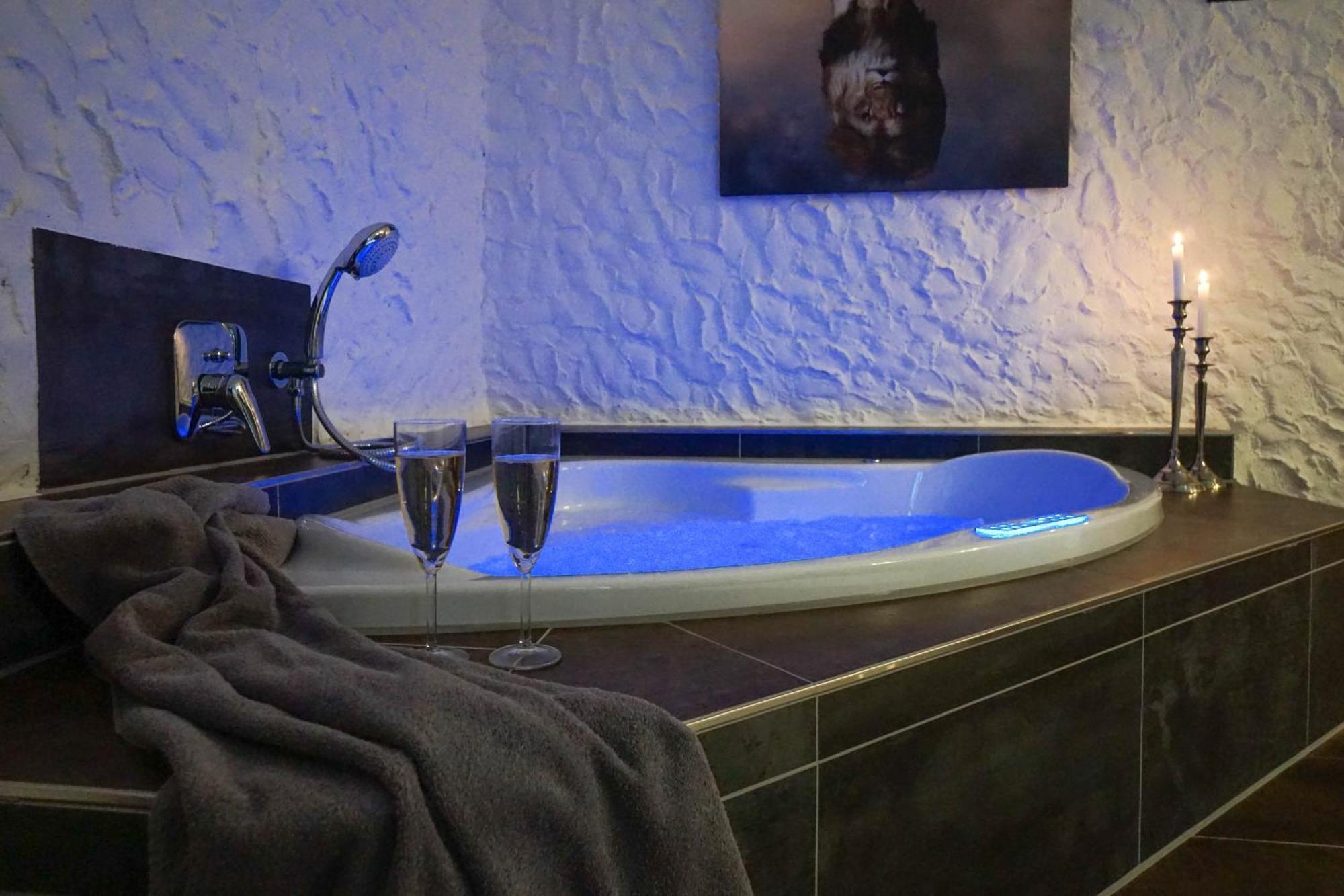 Ruhe Unter Reet-Haus Mit Sauna, Whirlpool Und Kamin Gnarrenburg Εξωτερικό φωτογραφία